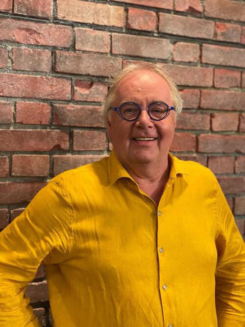 Über Mich <span>Thorsden Schlößner</span>